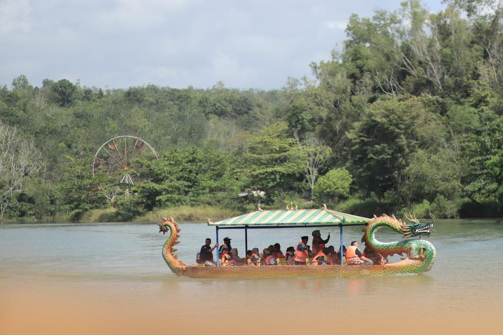 Taman Satwa Kandi